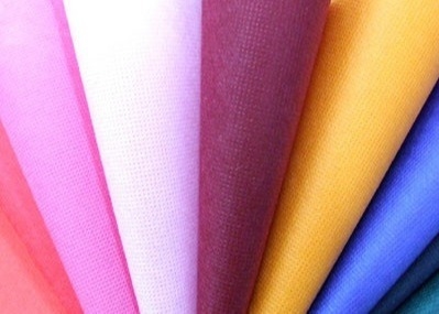 10 - 320cm PP Non Woven Fabric High Breaking Strength Pantone Color For Bag