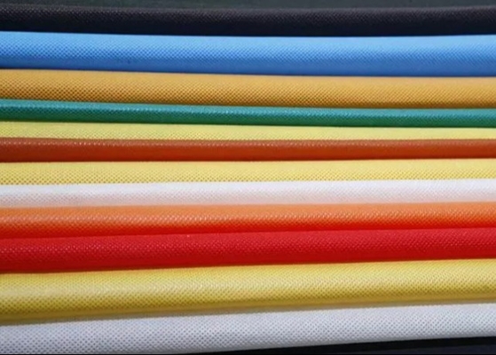 comprar Tejido no tejido PET para revestimiento de bolsas de raqueta de bádminton de varios gramos online manufacture