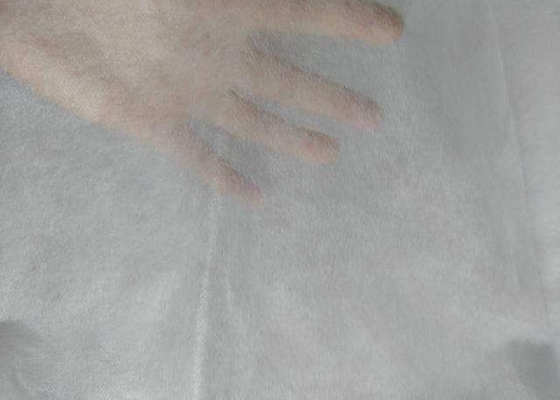 comprar Tejido no tejido de PP repelente al agua buena extensibilidad color blanco para pañales para bebés online manufacture