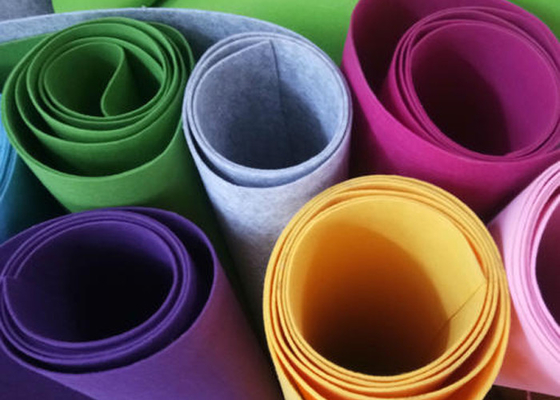 comprar La aguja profesional perforó la tela no tejida colorida para el filtro del bolso online manufacture
